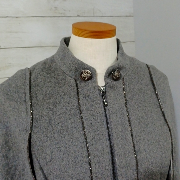 White House Black Market Smoked Pearl Ball Chain-Trim Cape Womens Small - Picture 5 of 11